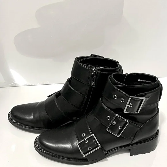 Gorgeous Leather Buckle Boots 🖤 - Picture 4 of 5